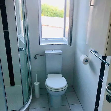 Private Pool And Mediterranean Garden Apt Mia