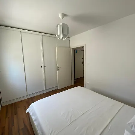 Apartment Private Pool And Mediterranean Garden Apt Mia *