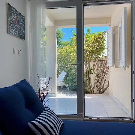 Private Pool And Mediterranean Garden Apt Mia Apartment Šilo