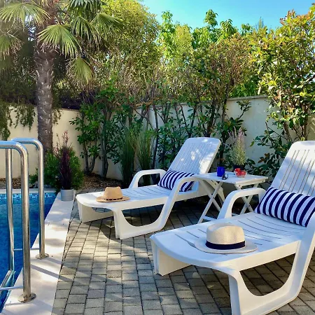 Private Pool And Mediterranean Garden Apt Mia Apartment *