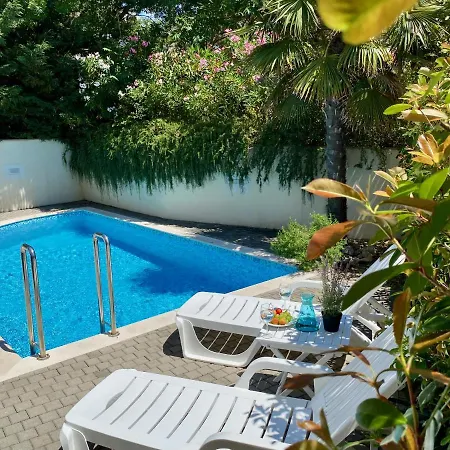 Private Pool And Mediterranean Garden Apt Mia * Šilo